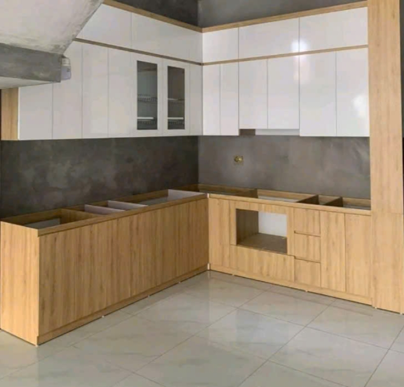 Tủ bếp MDF Cao Kịch Trần Hiện Đại