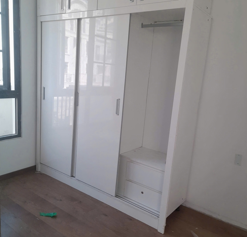 Tủ áo MDF cánh lùa màu trắng bóng sang trọng